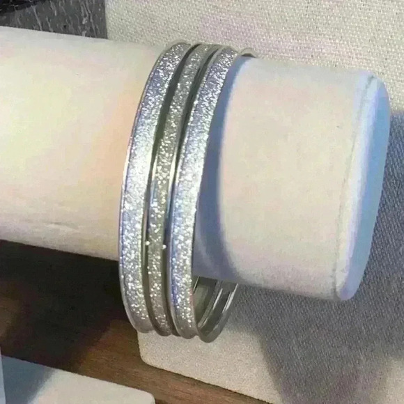 Silver Tone Bangle Set of 3 Sparkly 8 inches - Picture 2 of 3